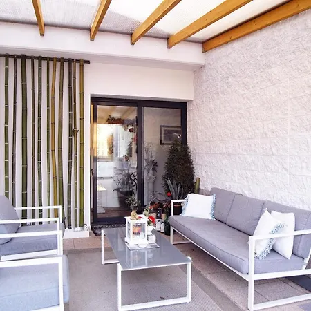 Guest house Whitehome *