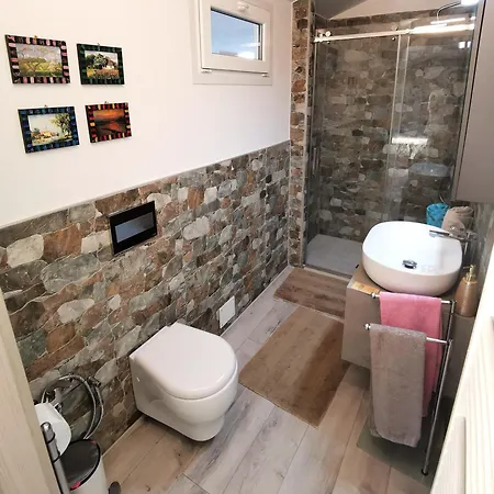 Whitehome Konukevi 3*