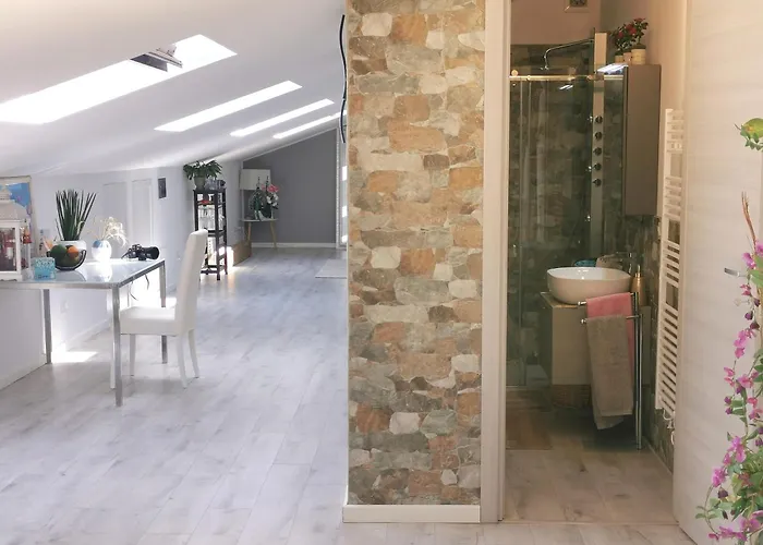 Pensión Whitehome 3*