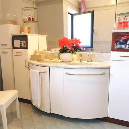 Whitehome 3*